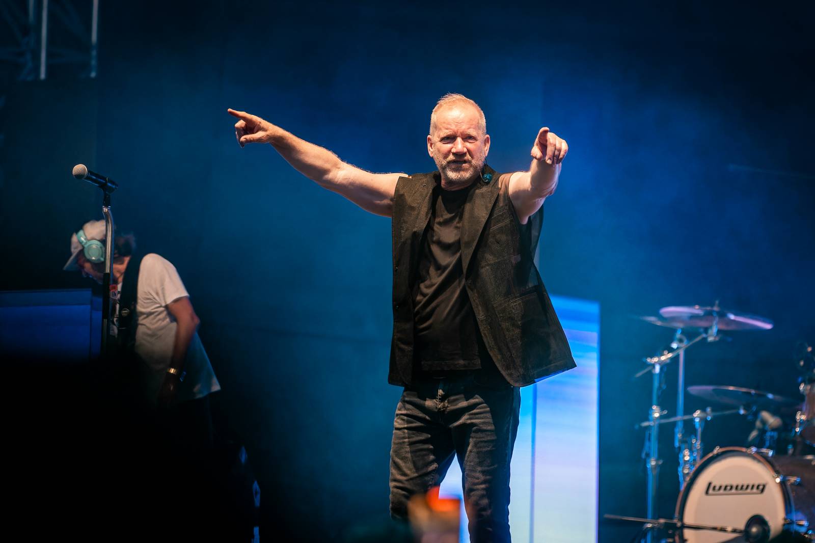 David Koller roztančil Prague Open Air. Déšť fanouškům nevadil, zazněl i Krylův Anděl 