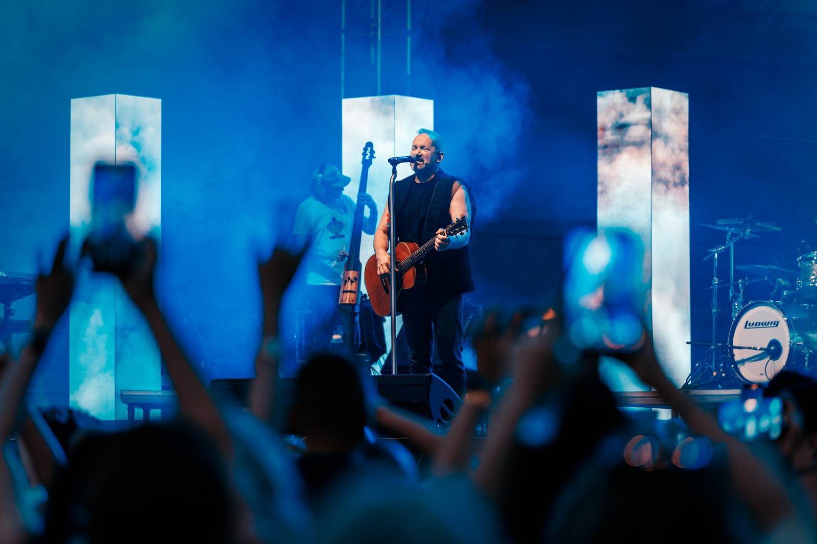 David Koller roztančil Prague Open Air. Déšť fanouškům nevadil, zazněl i Krylův Anděl 