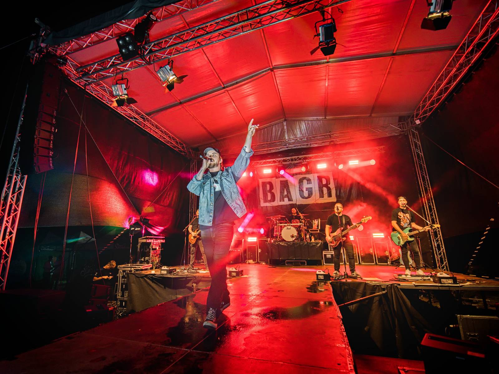 Bagr s Michalem Šafratou zahájil v Třebíči prázdniny