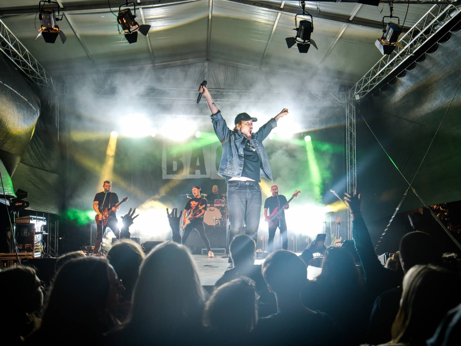 Bagr s Michalem Šafratou zahájil v Třebíči prázdniny