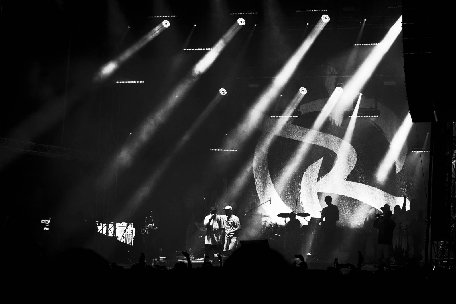 Mighty Sounds odstartoval. Skákačka s Irie Révoltés, noční FiXa a pohodička s Rat Boy