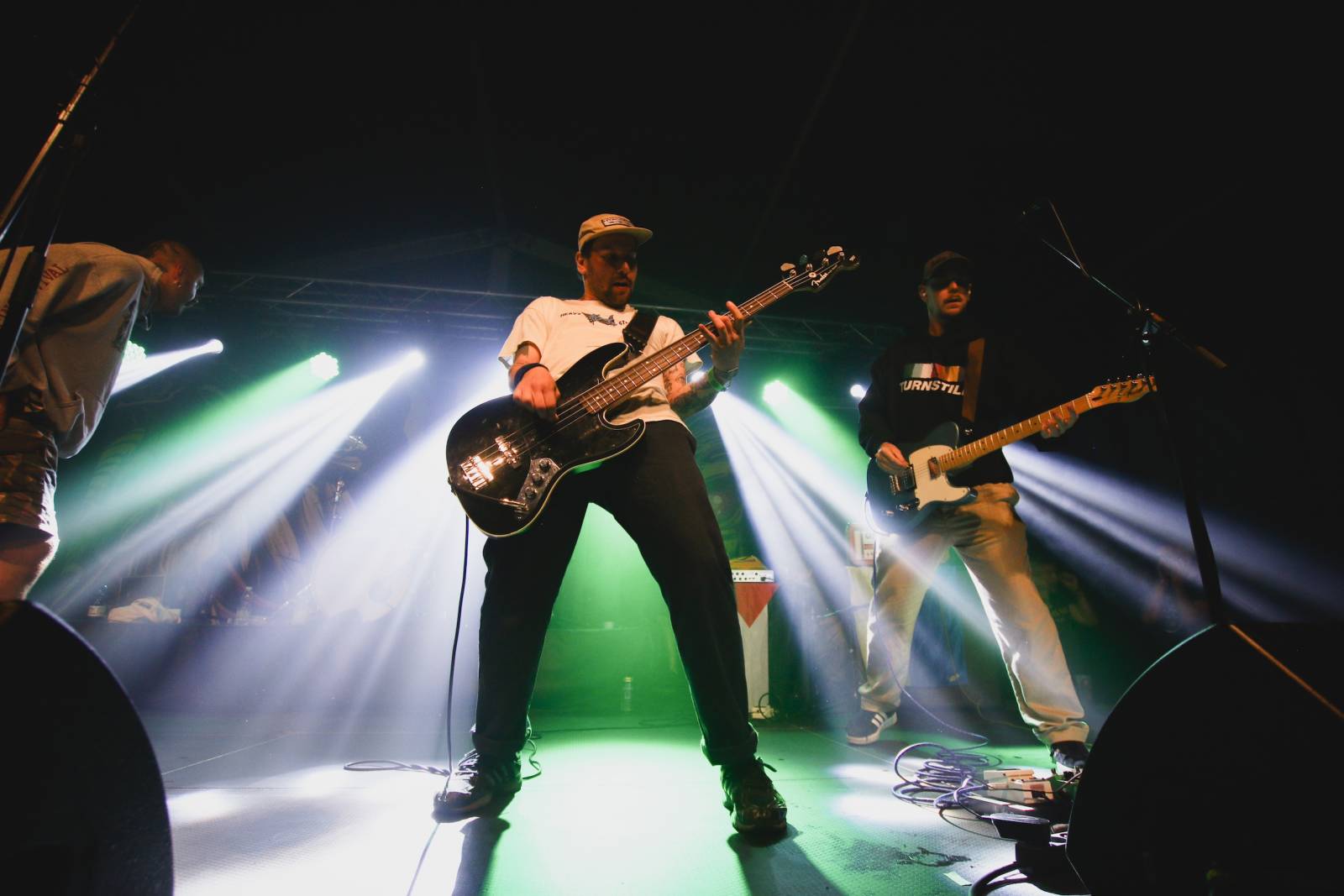 Mighty Sounds odstartoval. Skákačka s Irie Révoltés, noční FiXa a pohodička s Rat Boy