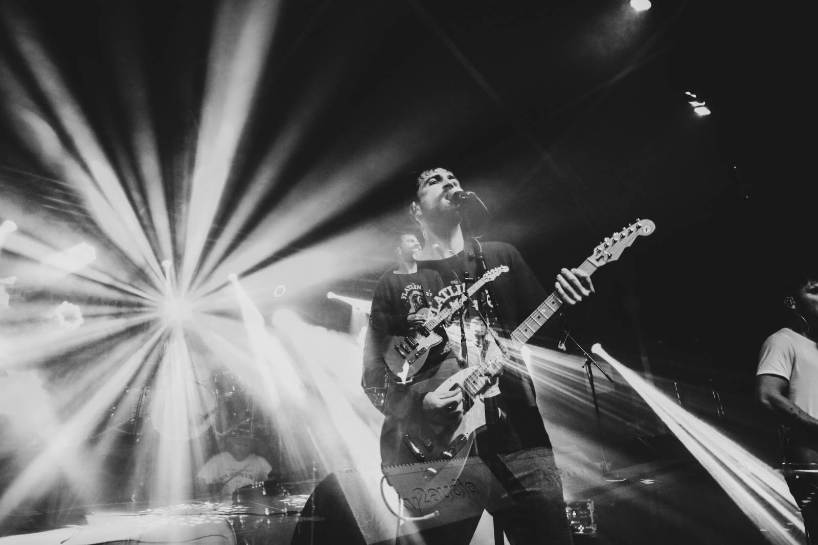 Mighty Sounds odstartoval. Skákačka s Irie Révoltés, noční FiXa a pohodička s Rat Boy