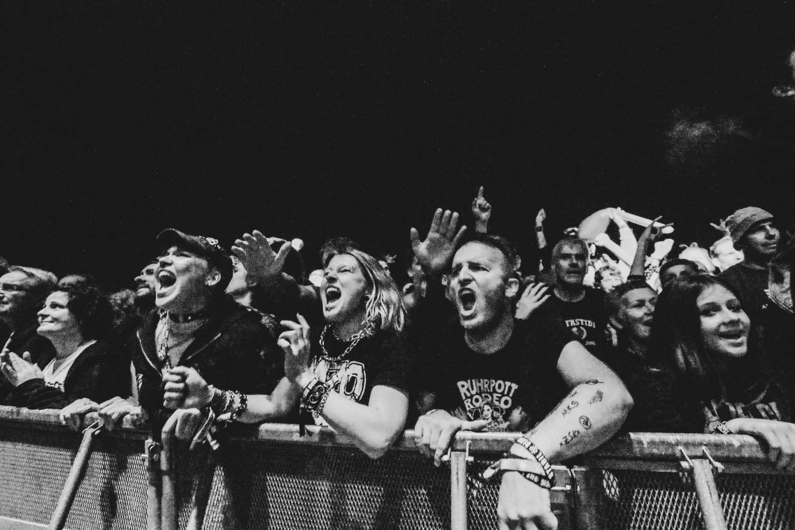 Mighty Sounds odstartoval. Skákačka s Irie Révoltés, noční FiXa a pohodička s Rat Boy