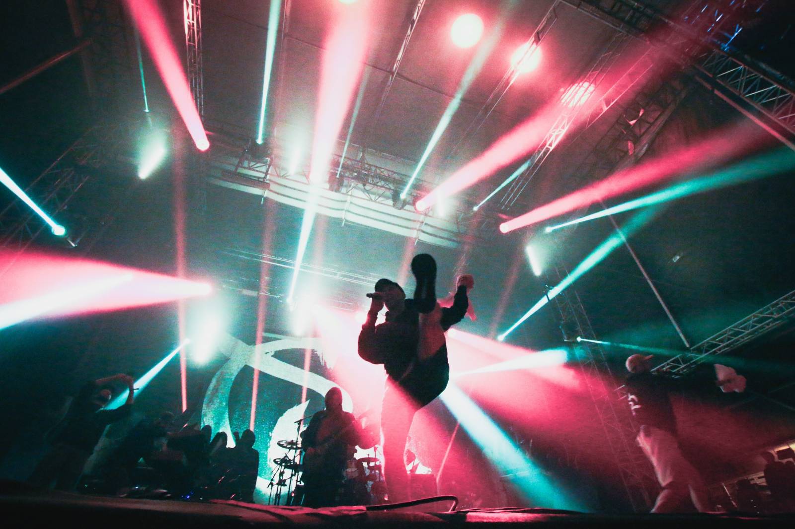 Mighty Sounds odstartoval. Skákačka s Irie Révoltés, noční FiXa a pohodička s Rat Boy