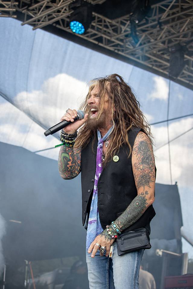 Basinfirefest vyvrcholil: Průhledná baskytara D-A-D, italští šílenci Master Boot Record i americká superkapela The Dead Daisies