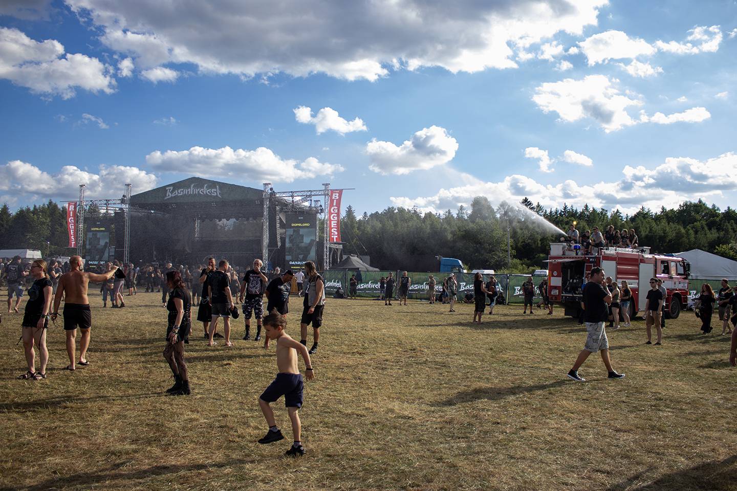 Basinfirefest vyvrcholil: Průhledná baskytara D-A-D, italští šílenci Master Boot Record i americká superkapela The Dead Daisies