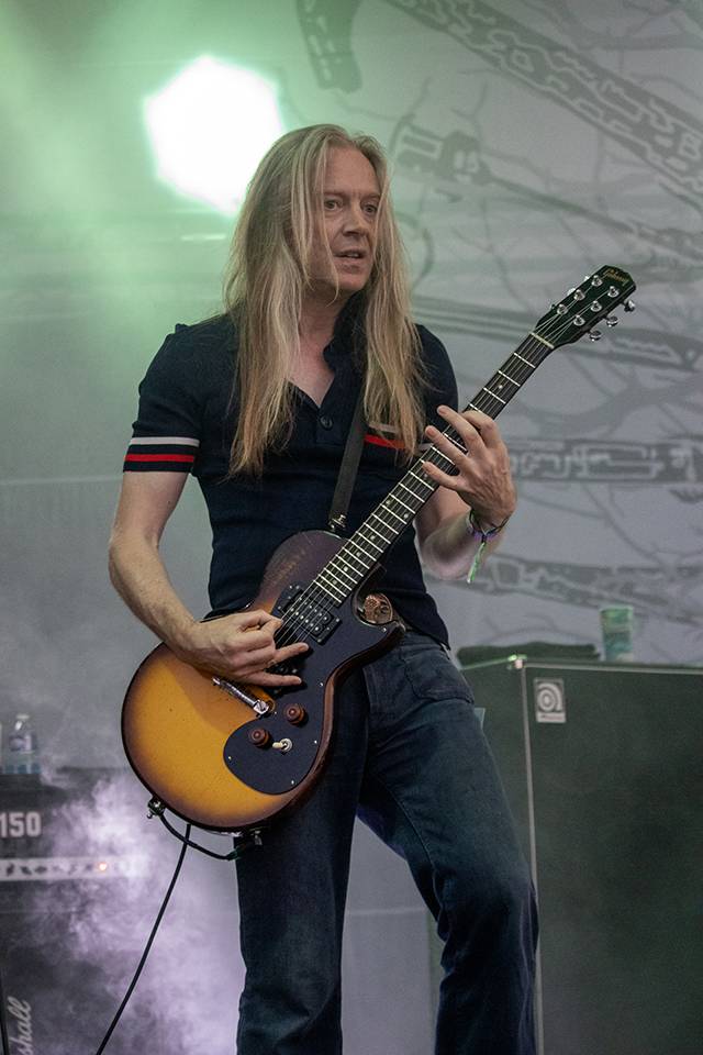 Basinfirefest vyvrcholil: Průhledná baskytara D-A-D, italští šílenci Master Boot Record i americká superkapela The Dead Daisies