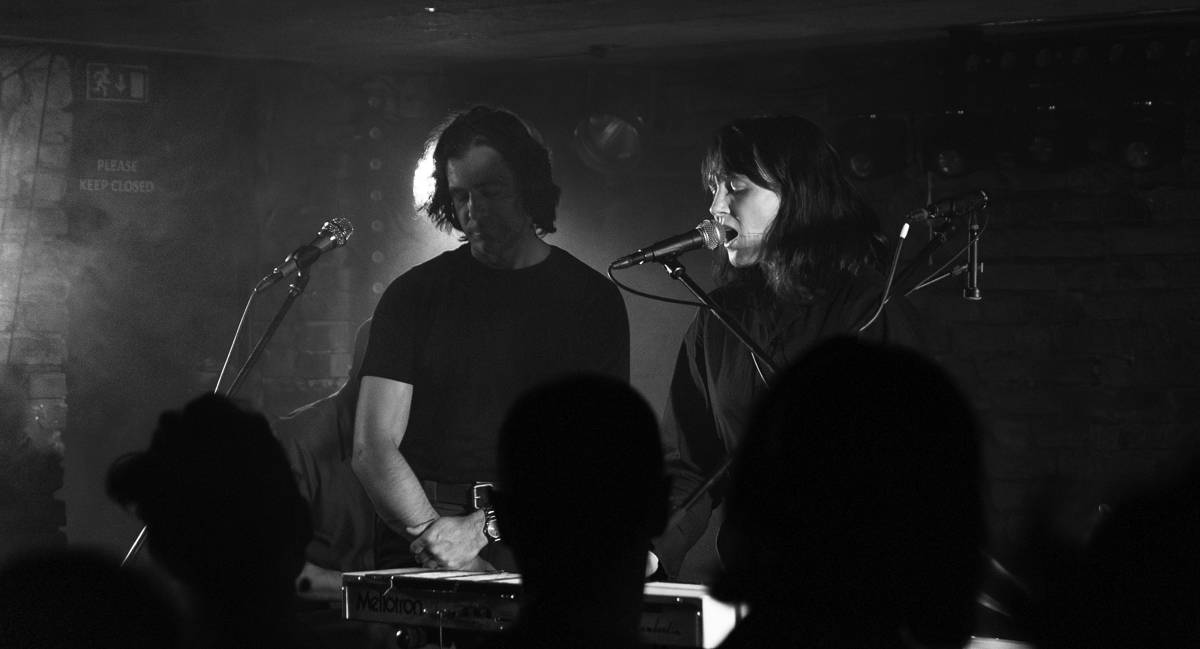 Sarah Blasko přivezla do Café V lese svůj australský klid