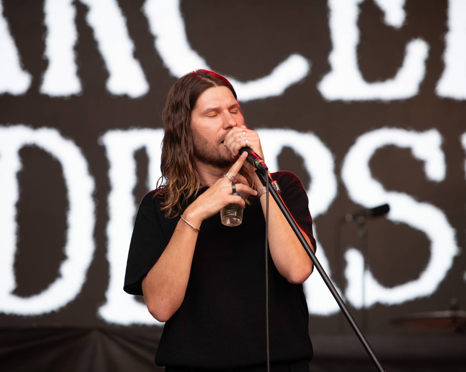 V Karlových Varech vystoupili Chinaski a Marcell, davy přilákala i módní přehlídka