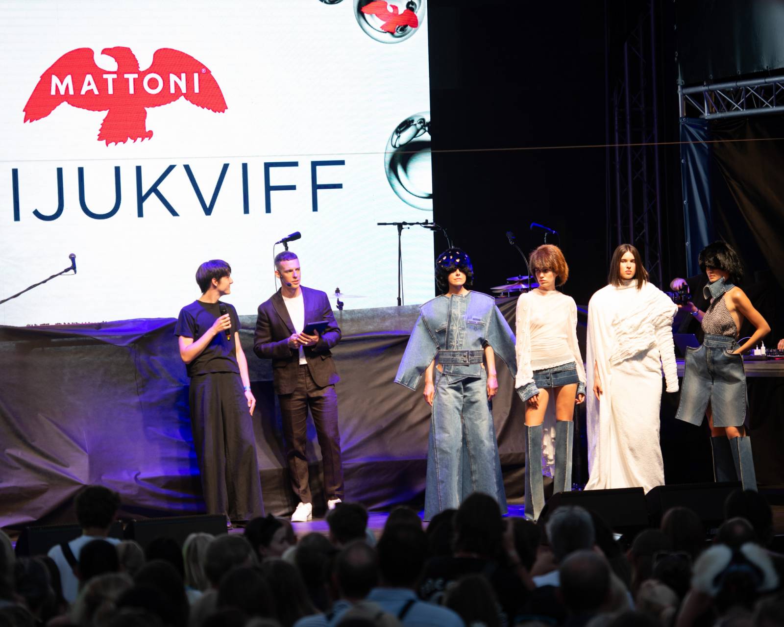 V Karlových Varech vystoupili Chinaski a Marcell, davy přilákala i módní přehlídka