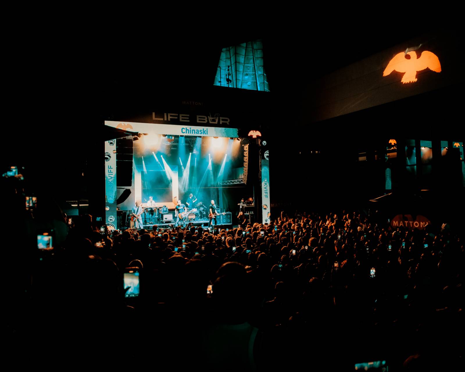 V Karlových Varech vystoupili Chinaski a Marcell, davy přilákala i módní přehlídka