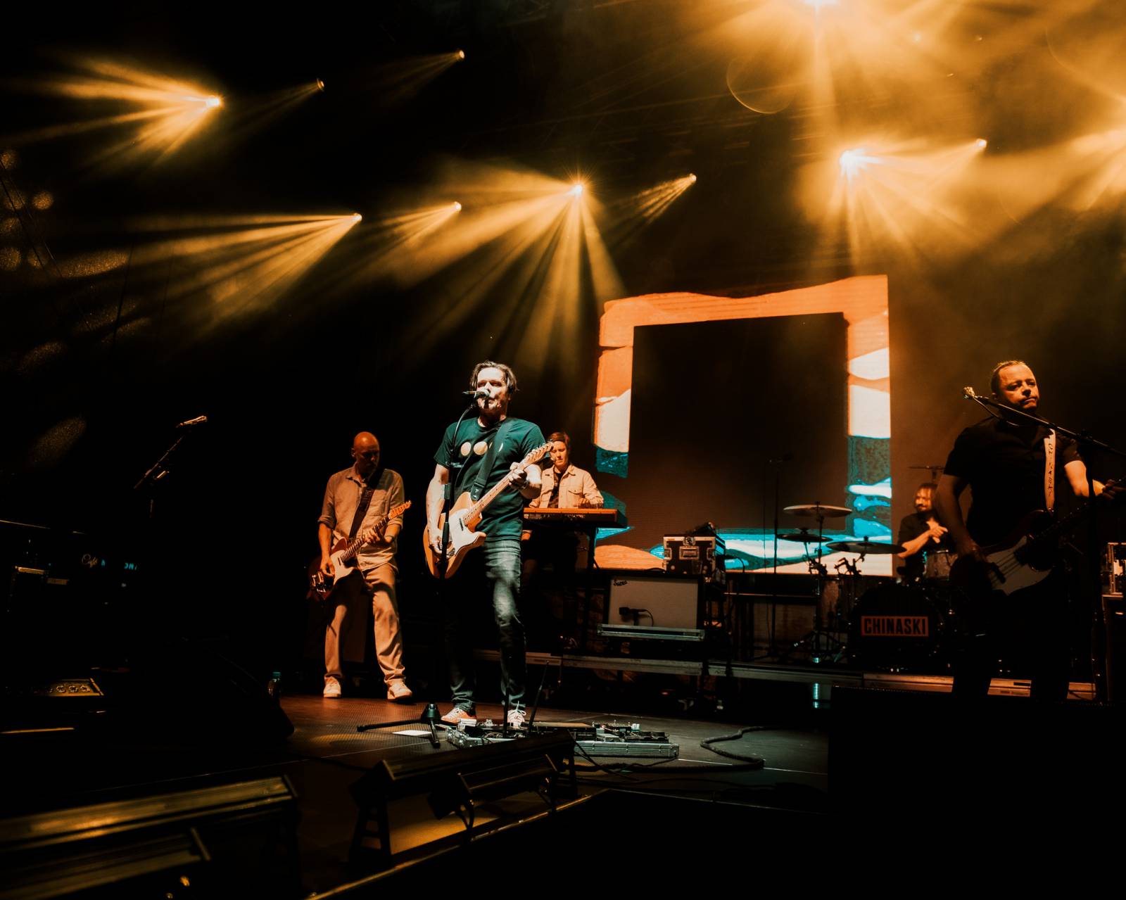 V Karlových Varech vystoupili Chinaski a Marcell, davy přilákala i módní přehlídka