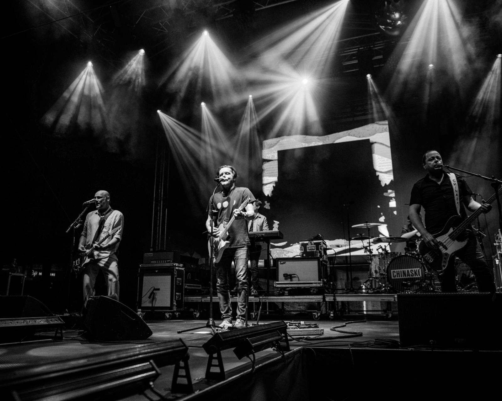 V Karlových Varech vystoupili Chinaski a Marcell, davy přilákala i módní přehlídka