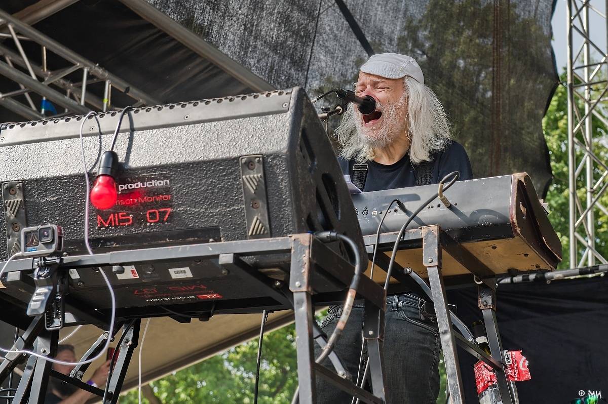 Silná sobota na Pekelném ostrově. Své show rozjeli Pretty Maids, Rybičky 48, Alkehol, Divokej Bill i Krucipüsk