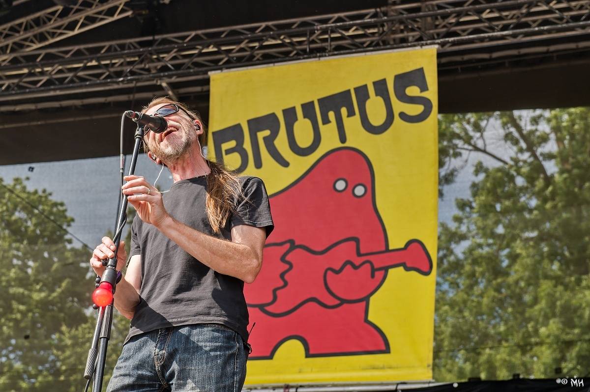 Silná sobota na Pekelném ostrově. Své show rozjeli Pretty Maids, Rybičky 48, Alkehol, Divokej Bill i Krucipüsk