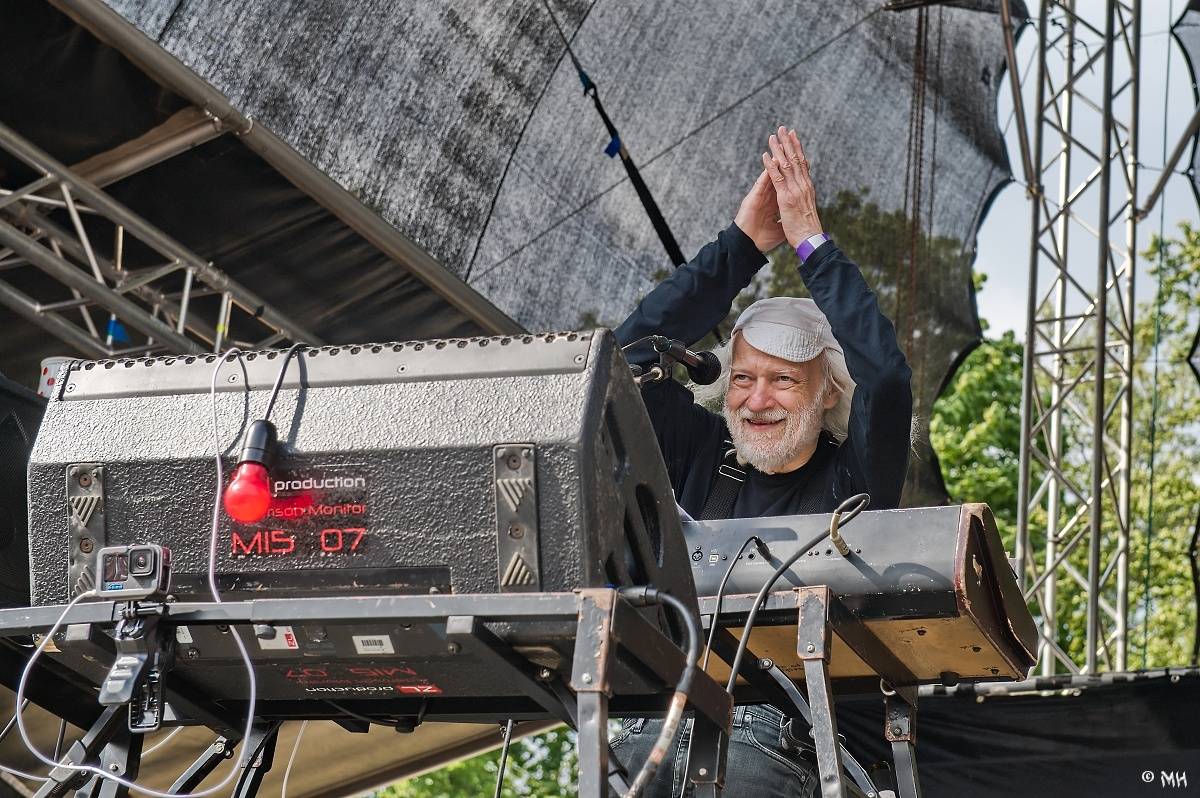 Silná sobota na Pekelném ostrově. Své show rozjeli Pretty Maids, Rybičky 48, Alkehol, Divokej Bill i Krucipüsk