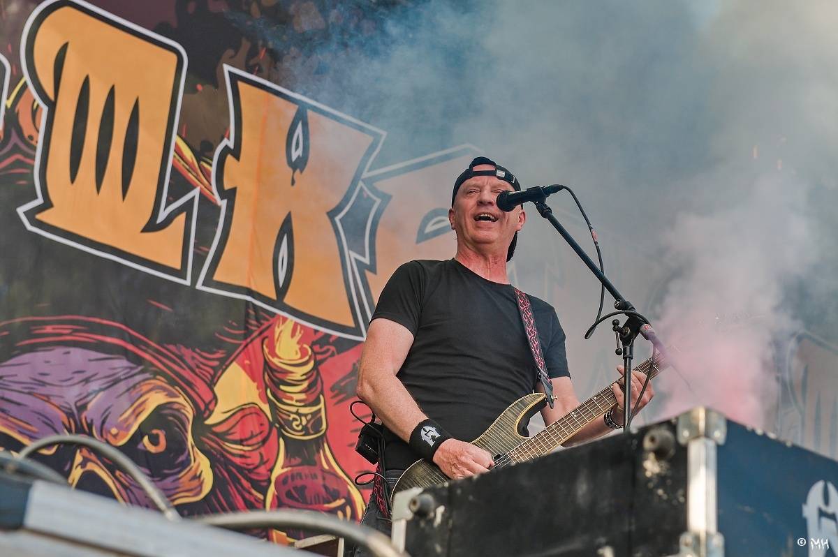 Silná sobota na Pekelném ostrově. Své show rozjeli Pretty Maids, Rybičky 48, Alkehol, Divokej Bill i Krucipüsk