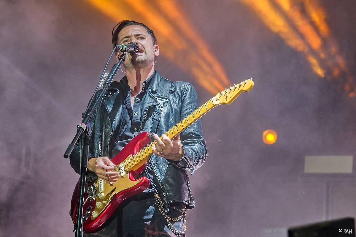 Silná sobota na Pekelném ostrově. Své show rozjeli Pretty Maids, Rybičky 48, Alkehol, Divokej Bill i Krucipüsk