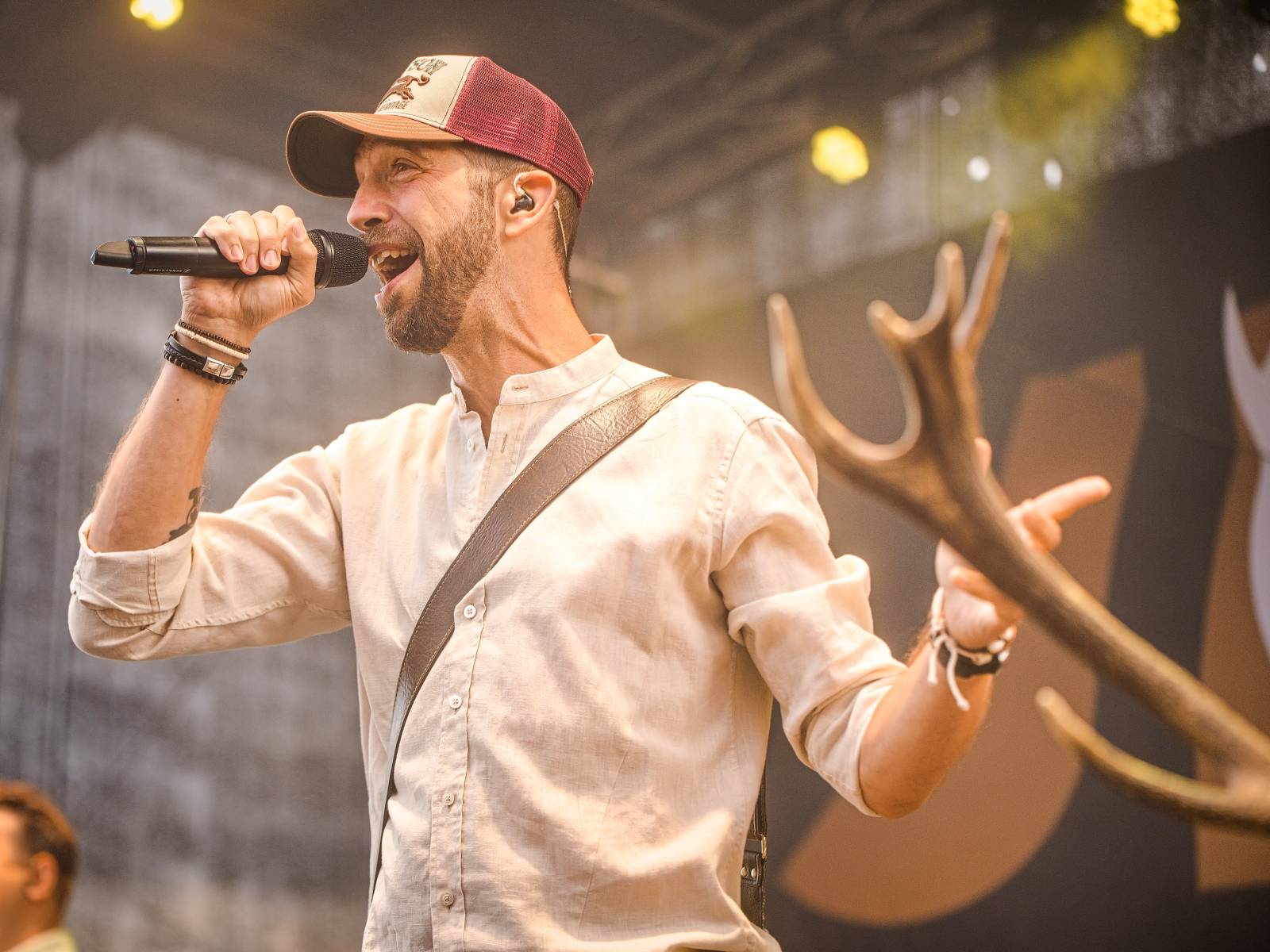 Hudba na vinicích přivezla do Znojma kapelu Jelen a zpěvačku Adélu Orlovou