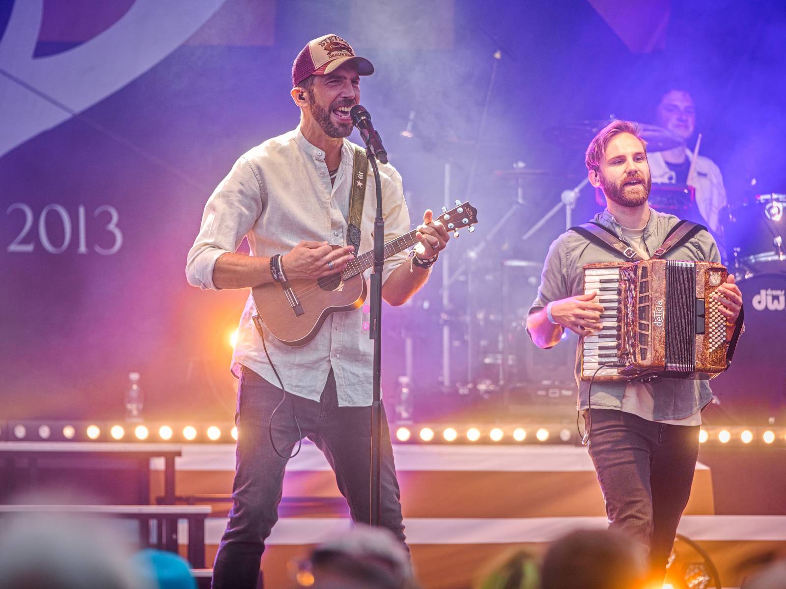Hudba na vinicích přivezla do Znojma kapelu Jelen a zpěvačku Adélu Orlovou