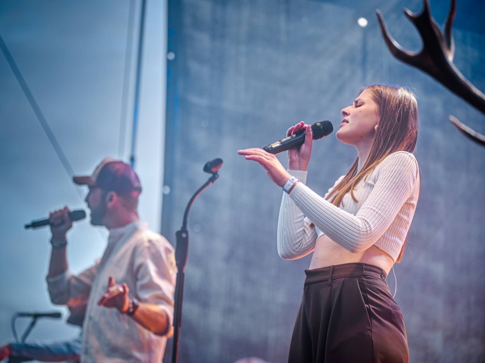 Hudba na vinicích přivezla do Znojma kapelu Jelen a zpěvačku Adélu Orlovou