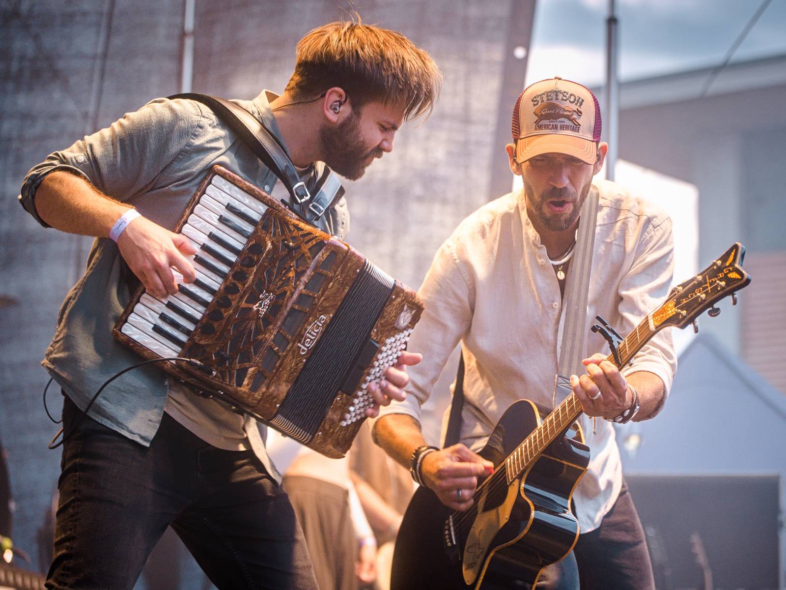 Hudba na vinicích přivezla do Znojma kapelu Jelen a zpěvačku Adélu Orlovou