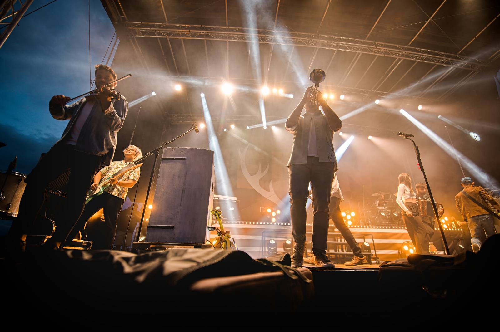 Hudba na vinicích přivezla do Znojma kapelu Jelen a zpěvačku Adélu Orlovou