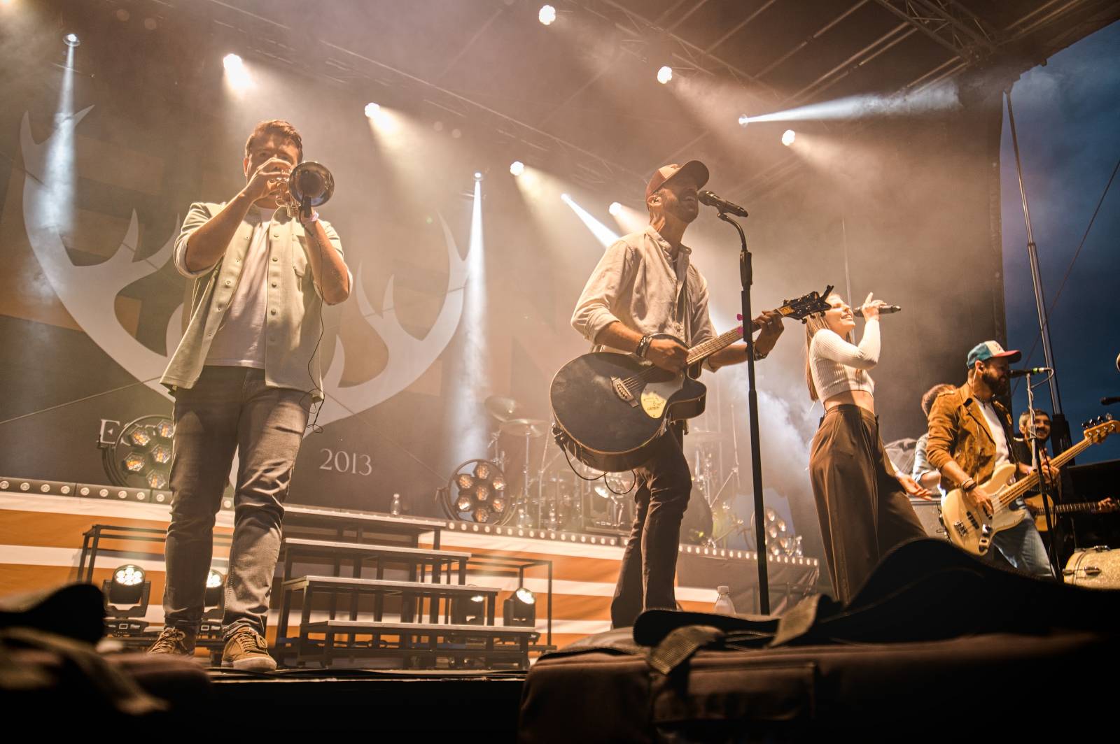 Hudba na vinicích přivezla do Znojma kapelu Jelen a zpěvačku Adélu Orlovou