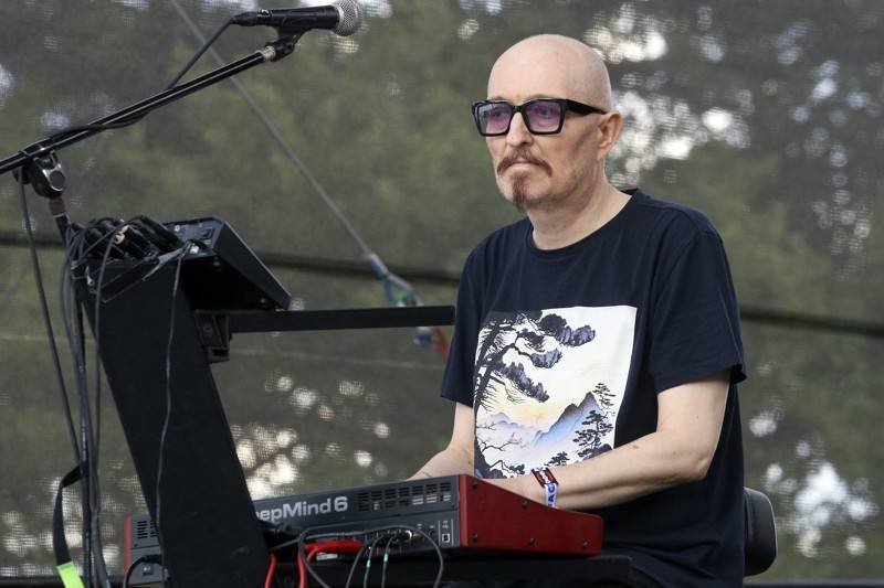 Groove Brno slaví dospělost. Gratulovali mu hvězdný kytarista Cory Wong, The Stylists či klavírista NIJI