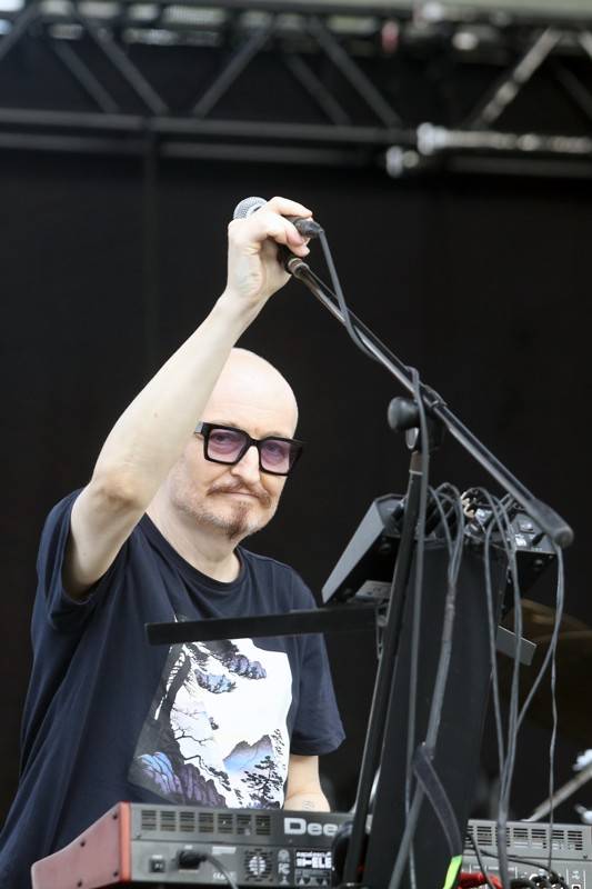 Groove Brno slaví dospělost. Gratulovali mu hvězdný kytarista Cory Wong, The Stylists či klavírista NIJI