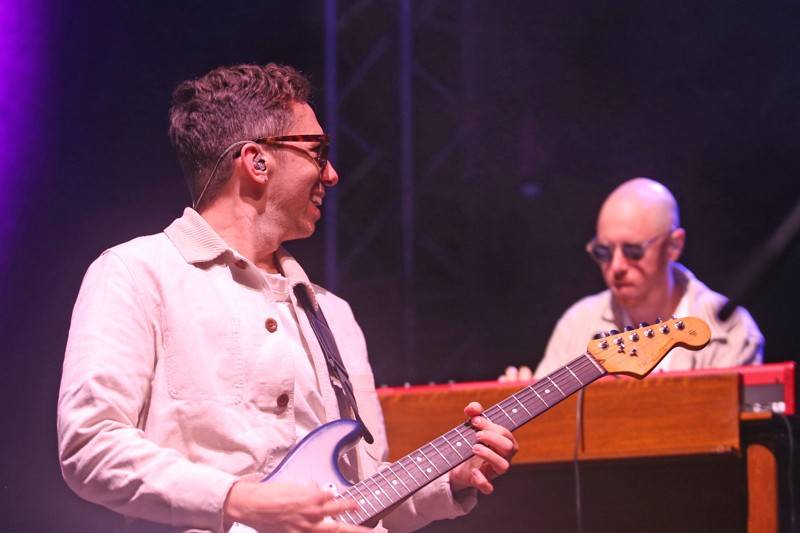 Groove Brno slaví dospělost. Gratulovali mu hvězdný kytarista Cory Wong, The Stylists či klavírista NIJI