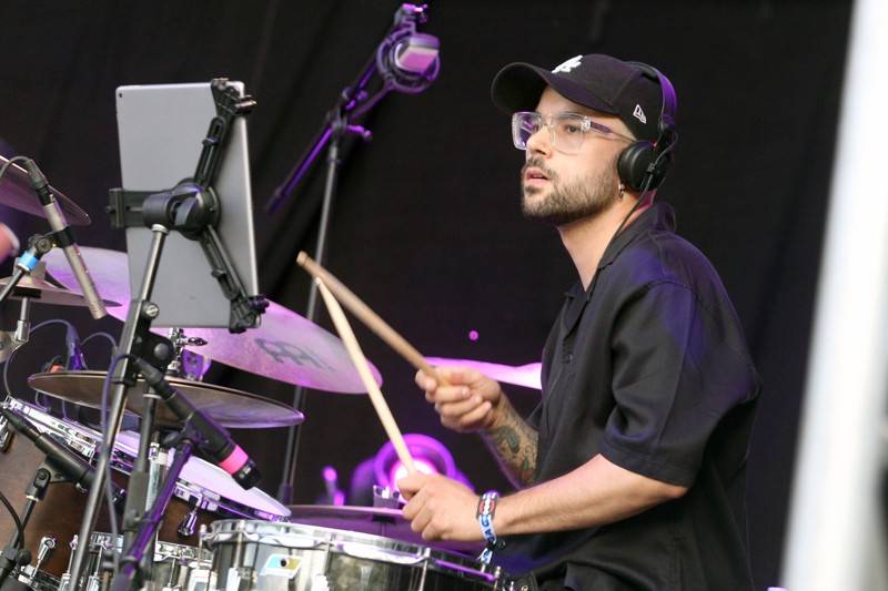 Groove Brno slaví dospělost. Gratulovali mu hvězdný kytarista Cory Wong, The Stylists či klavírista NIJI