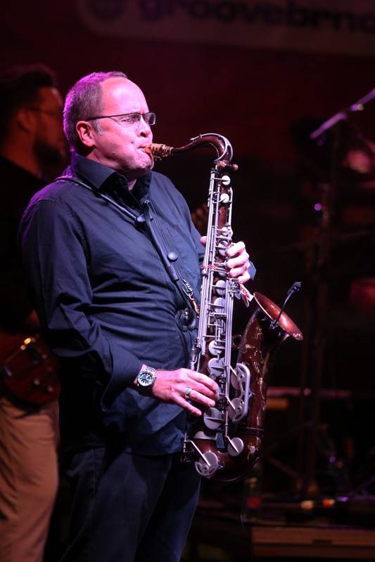 Groove Brno slaví dospělost. Gratulovali mu hvězdný kytarista Cory Wong, The Stylists či klavírista NIJI