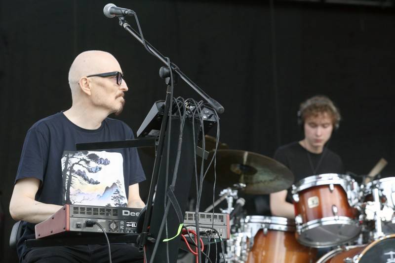 Groove Brno slaví dospělost. Gratulovali mu hvězdný kytarista Cory Wong, The Stylists či klavírista NIJI