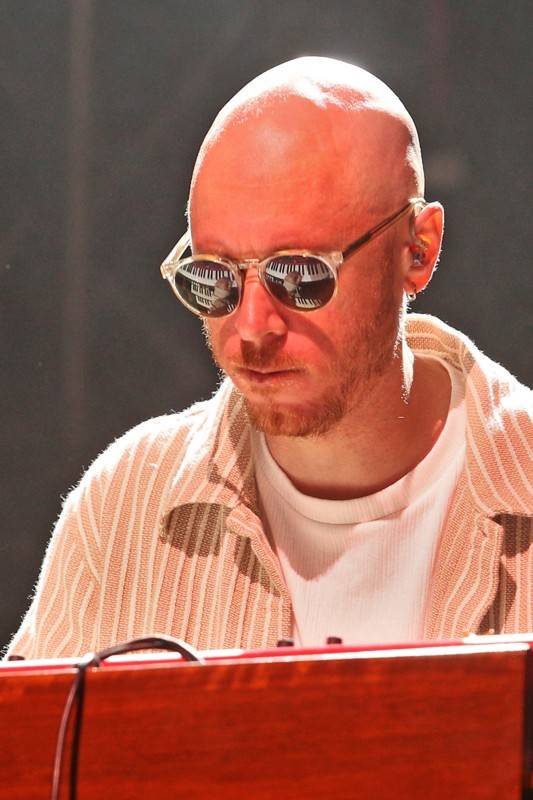 Groove Brno slaví dospělost. Gratulovali mu hvězdný kytarista Cory Wong, The Stylists či klavírista NIJI