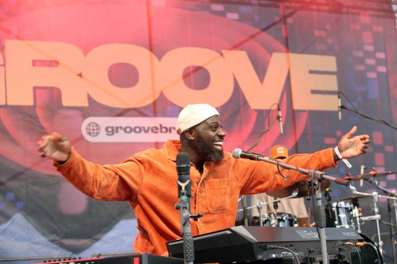 Groove Brno slaví dospělost. Gratulovali mu hvězdný kytarista Cory Wong, The Stylists či klavírista NIJI