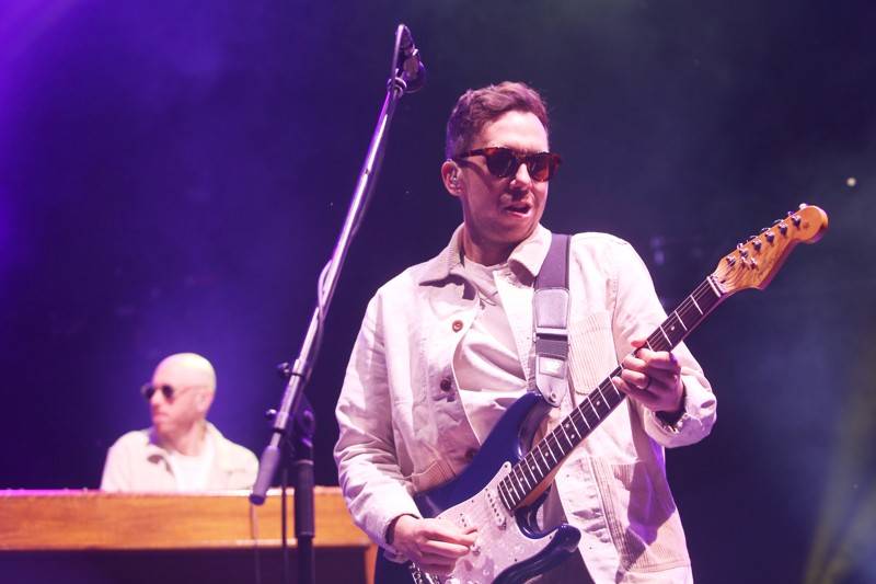 Groove Brno slaví dospělost. Gratulovali mu hvězdný kytarista Cory Wong, The Stylists či klavírista NIJI