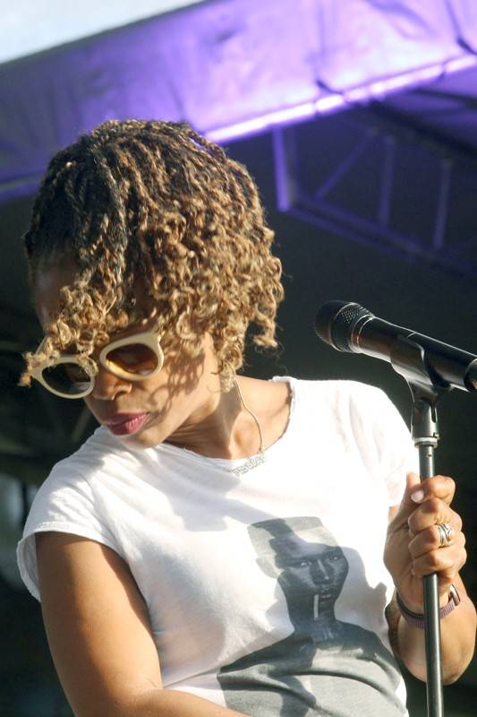 Groove Brno slaví dospělost. Gratulovali mu hvězdný kytarista Cory Wong, The Stylists či klavírista NIJI