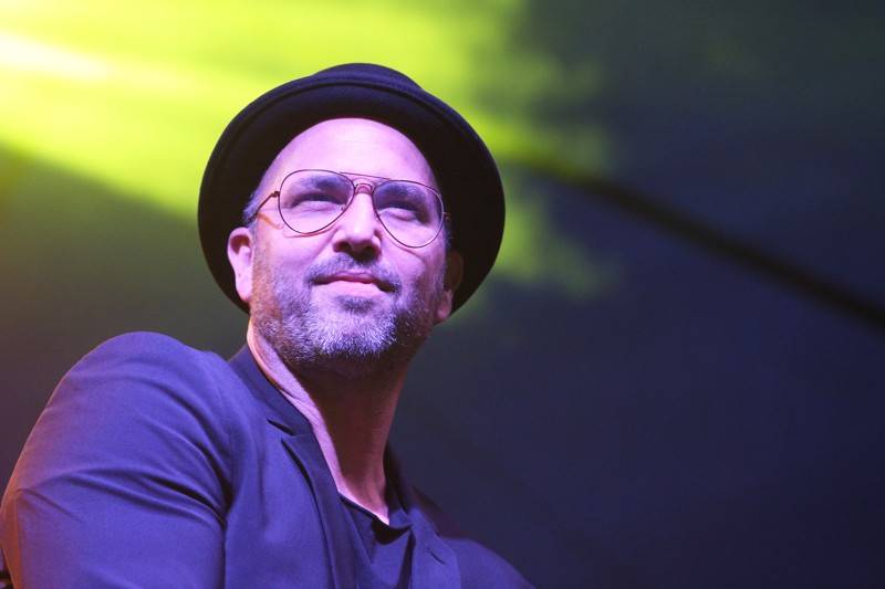 Groove Brno slaví dospělost. Gratulovali mu hvězdný kytarista Cory Wong, The Stylists či klavírista NIJI