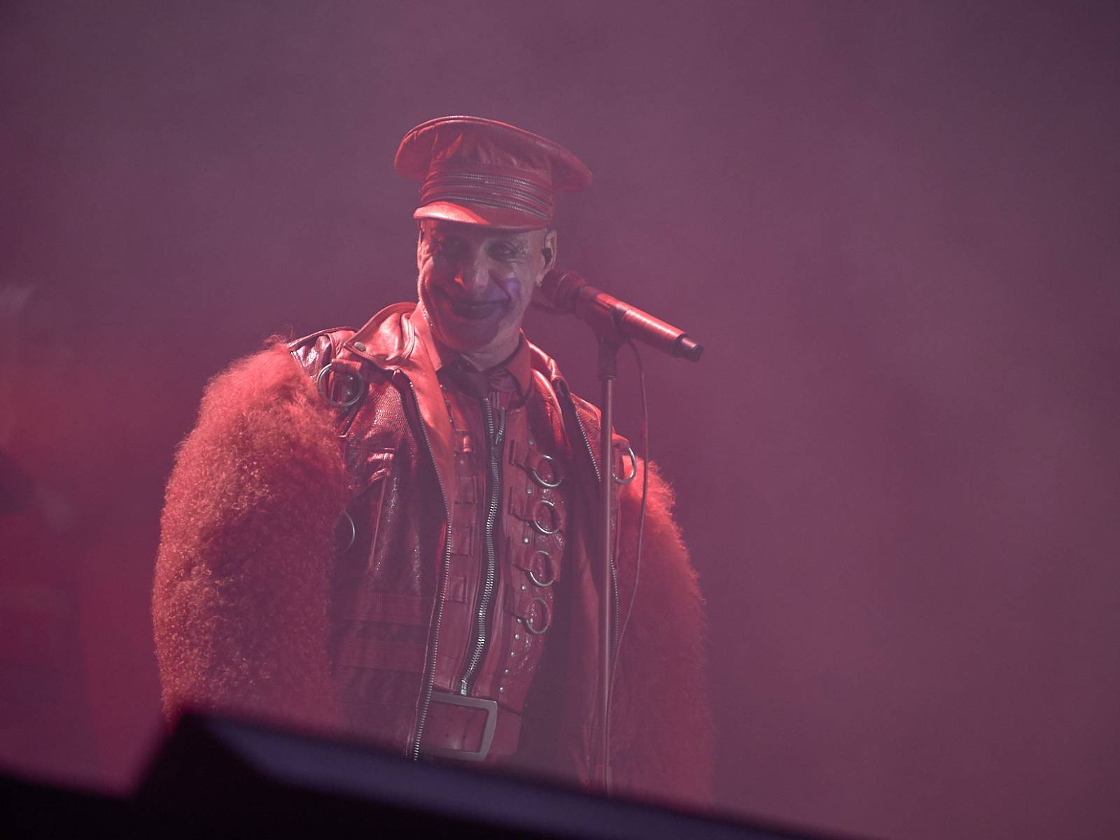 Masters of Rock, den druhý: Extravagantní show Tilla Lindemanna, řízný set Kanonenfieber a powermetalová smršť Illumishade