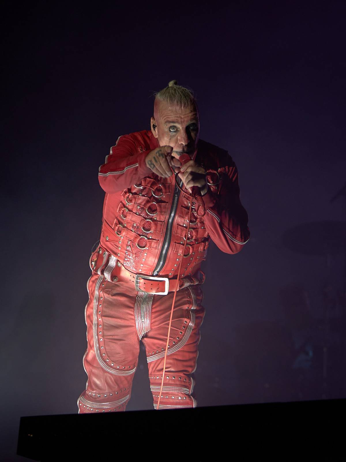 Masters of Rock, den druhý: Extravagantní show Tilla Lindemanna, řízný set Kanonenfieber a powermetalová smršť Illumishade