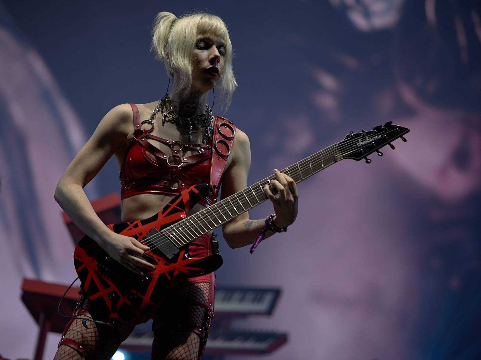 Masters of Rock, den druhý: Extravagantní show Tilla Lindemanna, řízný set Kanonenfieber a powermetalová smršť Illumishade