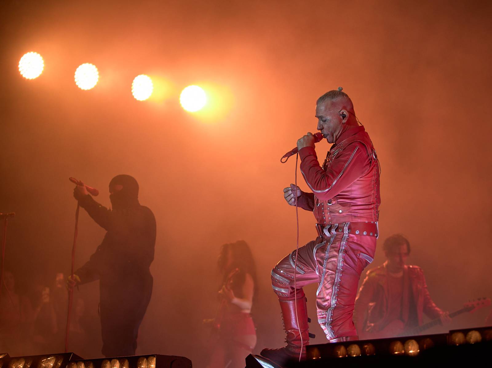 Masters of Rock, den druhý: Extravagantní show Tilla Lindemanna, řízný set Kanonenfieber a powermetalová smršť Illumishade