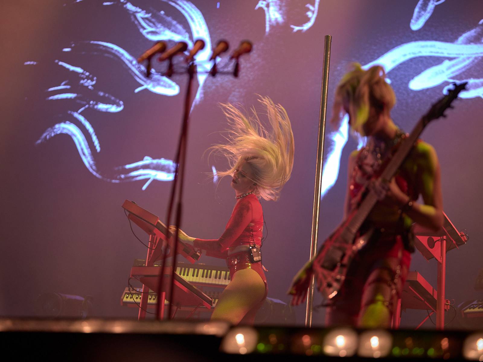 Masters of Rock, den druhý: Extravagantní show Tilla Lindemanna, řízný set Kanonenfieber a powermetalová smršť Illumishade