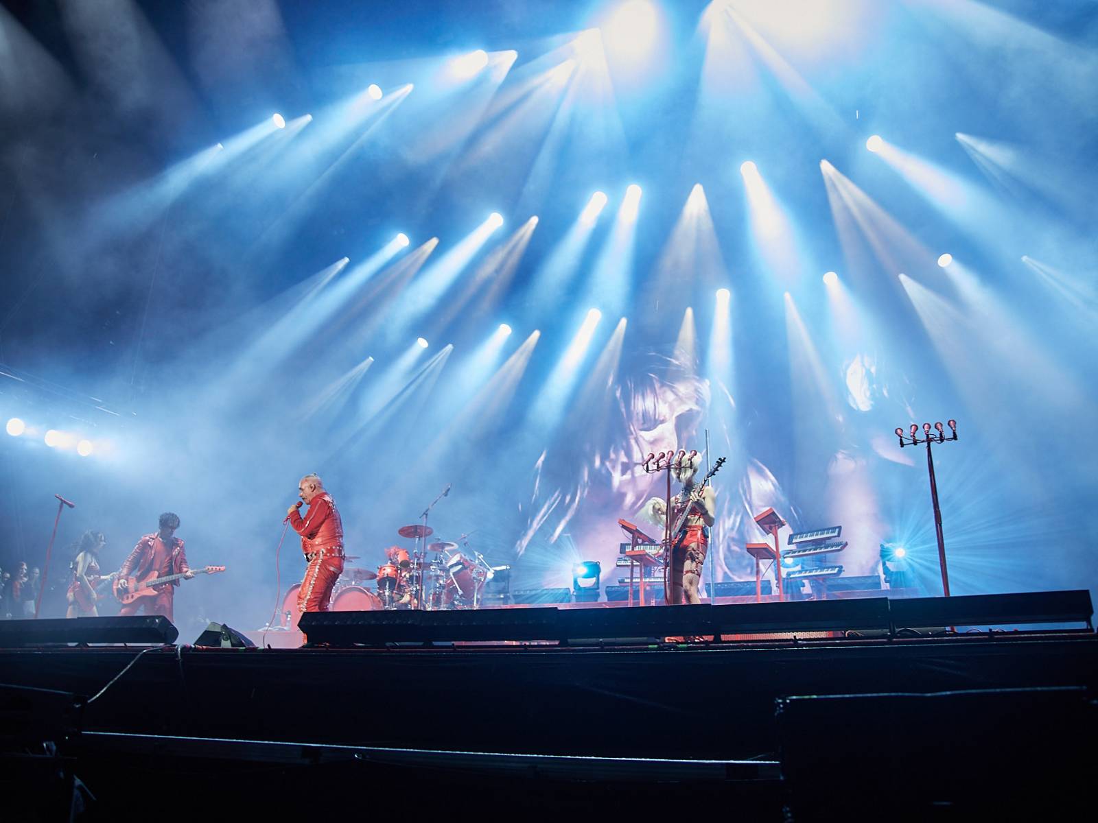 Masters of Rock, den druhý: Extravagantní show Tilla Lindemanna, řízný set Kanonenfieber a powermetalová smršť Illumishade