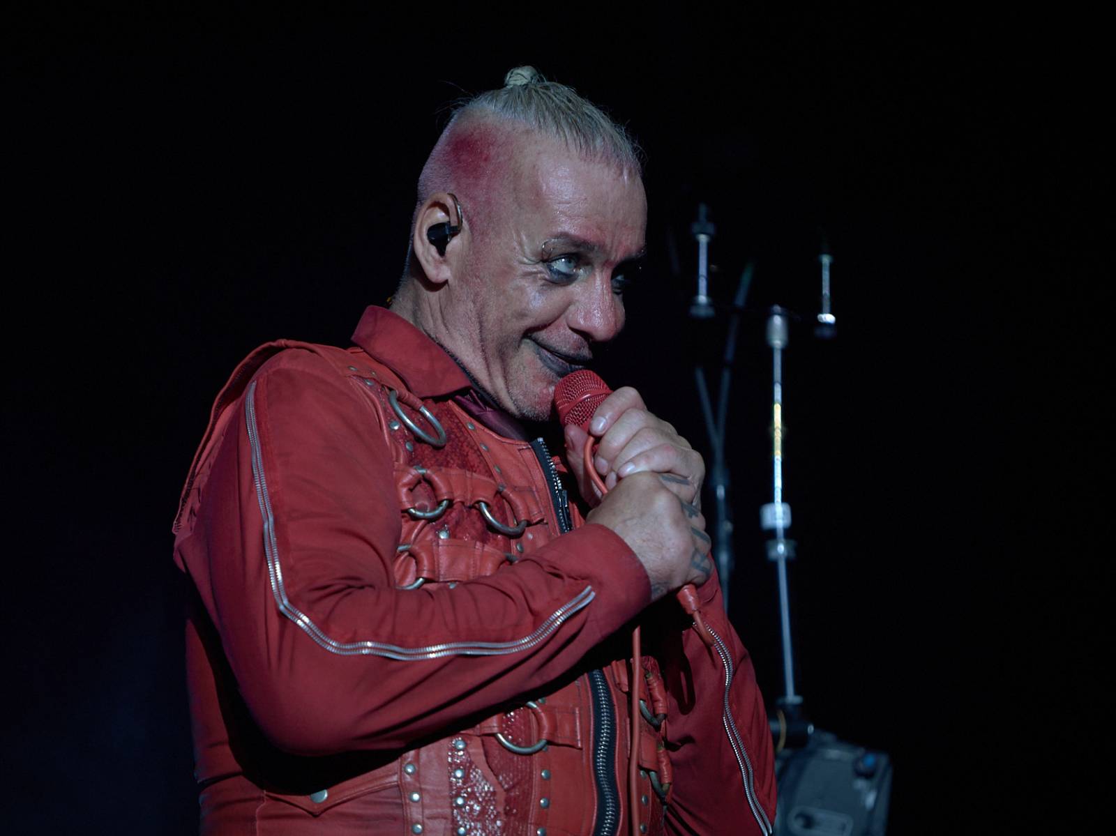 Masters of Rock, den druhý: Extravagantní show Tilla Lindemanna, řízný set Kanonenfieber a powermetalová smršť Illumishade