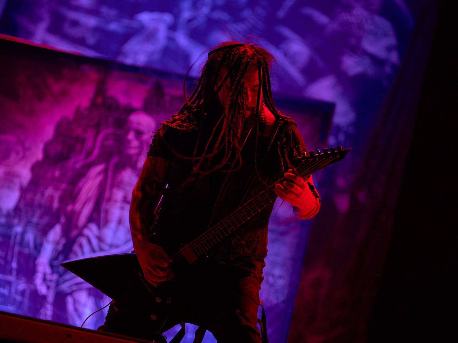 Masters of Rock, den druhý: Extravagantní show Tilla Lindemanna, řízný set Kanonenfieber a powermetalová smršť Illumishade