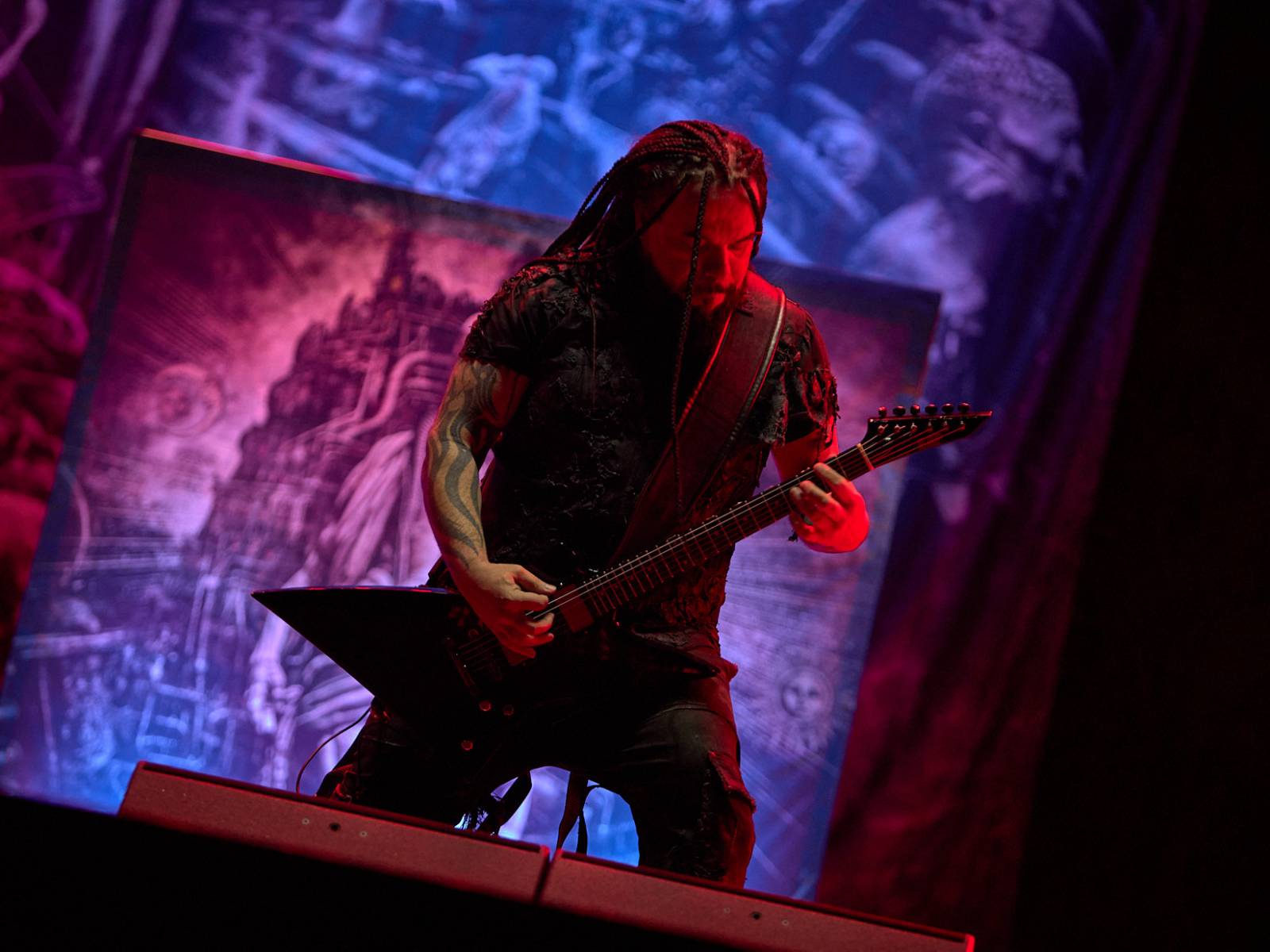 Masters of Rock, den druhý: Extravagantní show Tilla Lindemanna, řízný set Kanonenfieber a powermetalová smršť Illumishade