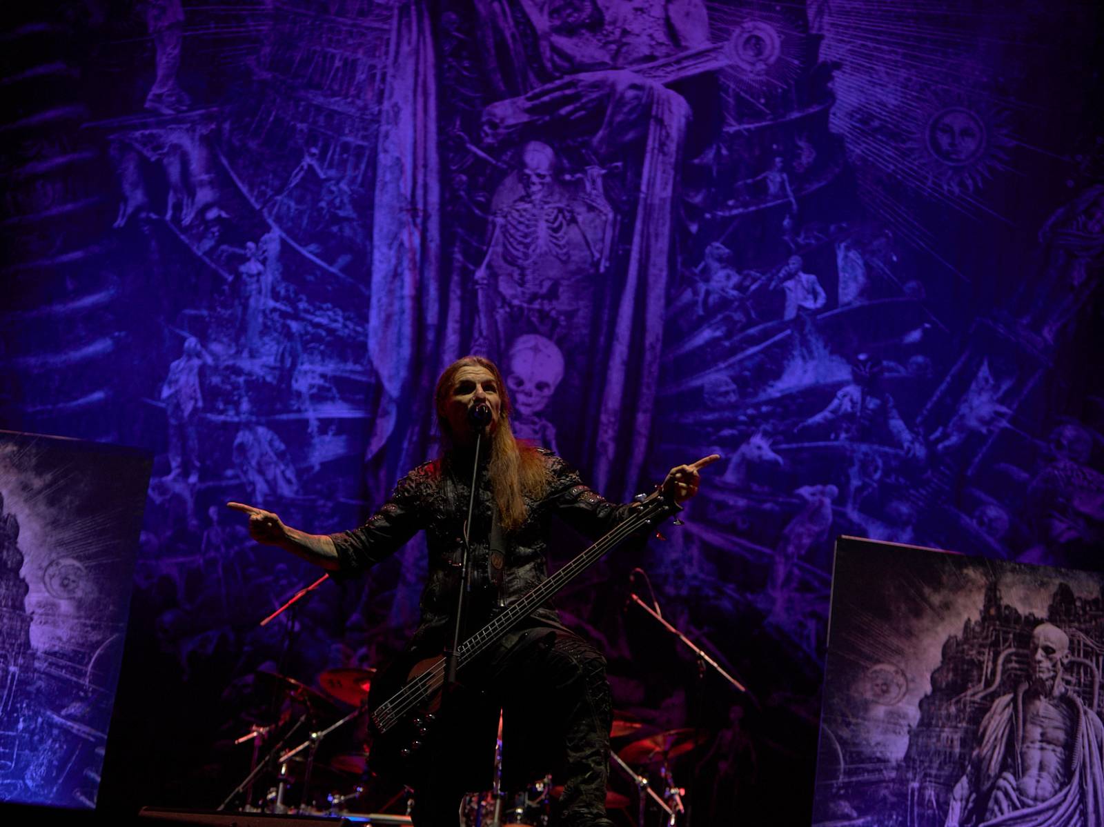 Masters of Rock, den druhý: Extravagantní show Tilla Lindemanna, řízný set Kanonenfieber a powermetalová smršť Illumishade